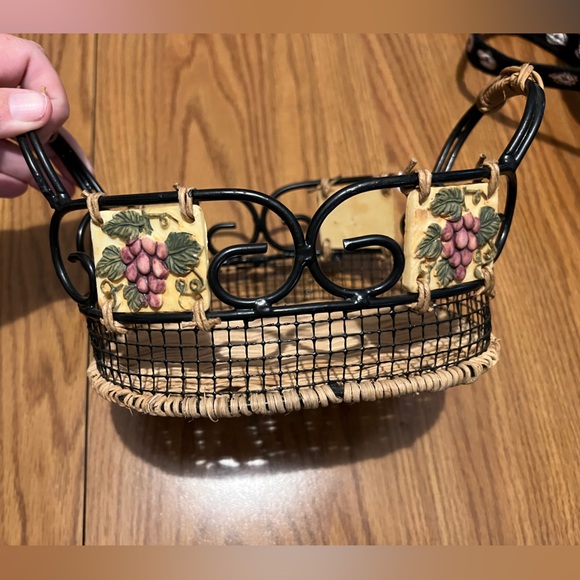 Other - Vintage cast iron and grape tiles oval wicker basket